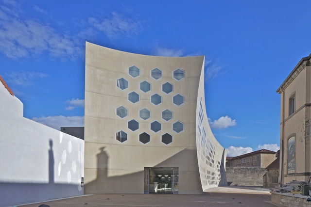 Mediateca Lons le Saunier / du Besset-Lyon Architectes - Cinema