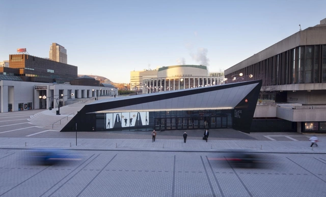 Georges-Emile-Lapalme Cultural Center / MSDL Architectes - Espaço De Exibições 