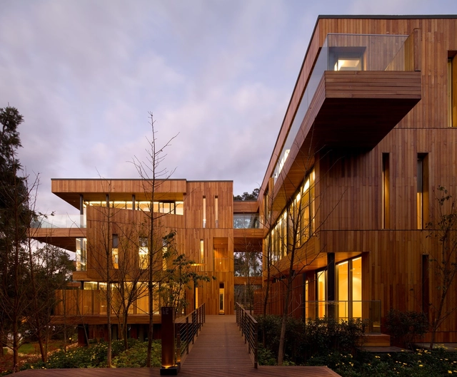 Innhouse Eco Hotel / Oval Partnership - Hotéis