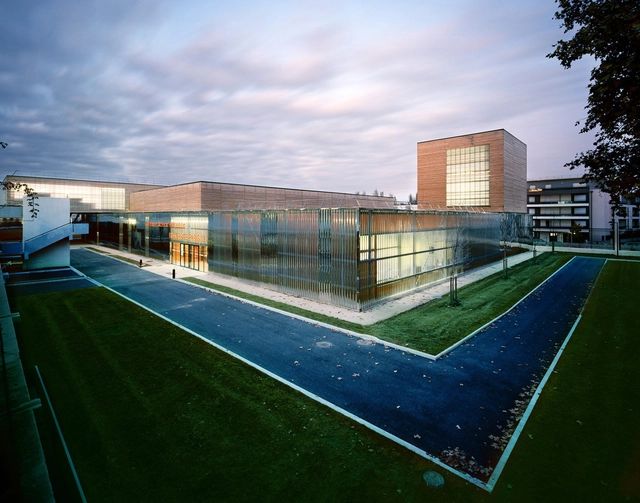 Gimnasio Universitario en Villetaneusen / archi5 - Gimnasio, Fachada
