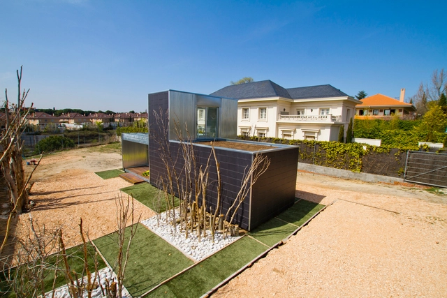 Sistema Abierto de Viviendas Modulares Sostenibles (SAVMS) / Cso Arquitectura - Casas, Jardín, Fachada, Barandas, Puerta, Cierros