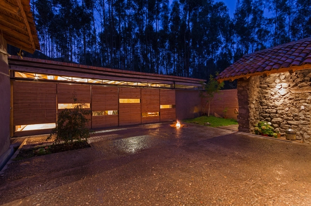 Quinta López Cordero / Astudillo + Proaño - Casas, Jardín, Fachada, Puerta