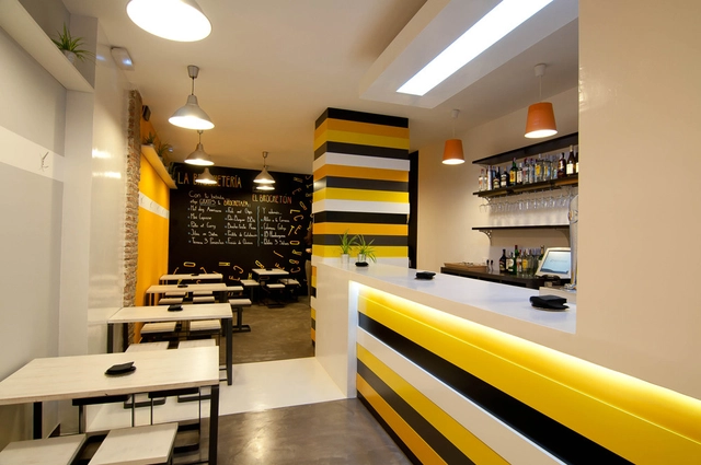 La Brochetería / C2Interioristas - Bar, Escaleras, Barandas, Mesas, Sillas