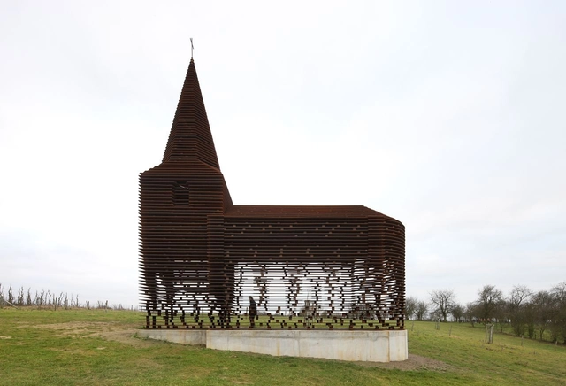Lendo nas Entrelinhas / Gijs Van Vaerenbergh - Igreja