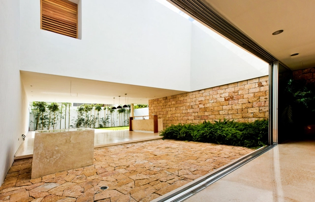 Montebello 332 / Jorge Bolio Arquitectura - Casas, Jardín, Fachada