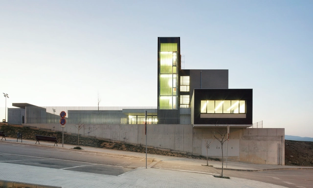 CEIP Font del Roure / ONL Arquitectura - Escuelas, Fachada