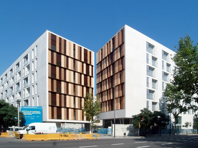 154 Viviendas Y Equipamientos Para El Patronato Municipal De La Vivienda / ONL Arquitectura - Apartamentos, Fachada