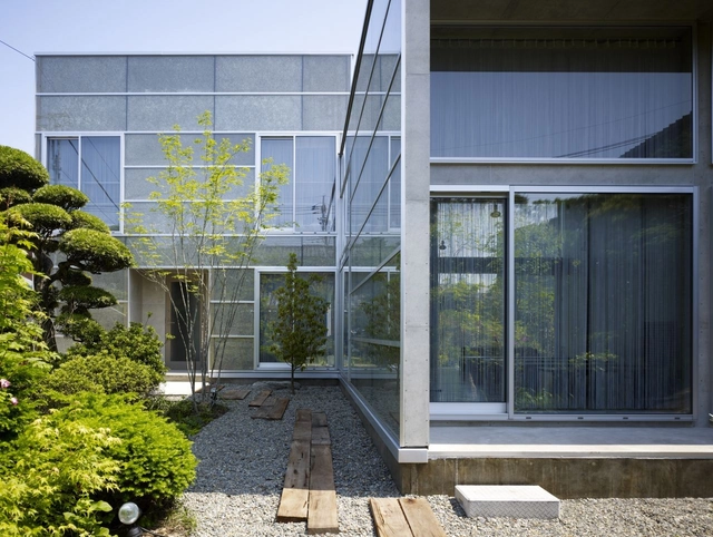 Casa Jardín / Kochi Architect's Studio - Casas