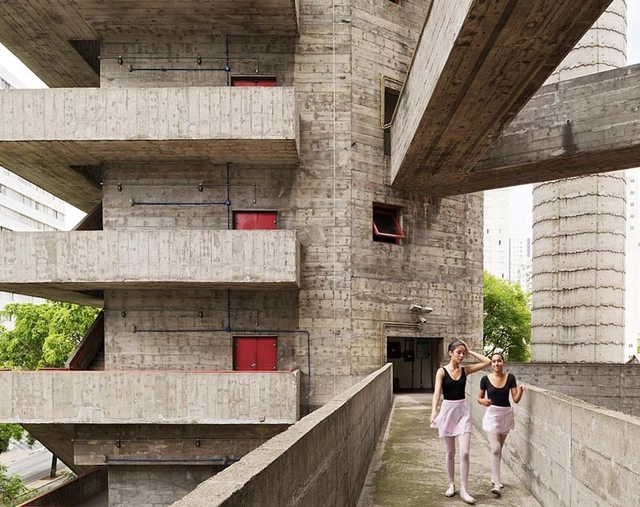 Brutalist Connections: Arquitectura Brutalista Expuesta - Imagen Principal
