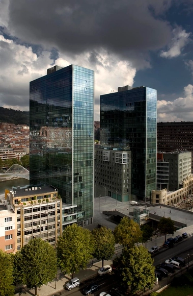 Isozaki Atea / IA+B - Edificio De Oficinas, Fachada, Urbano