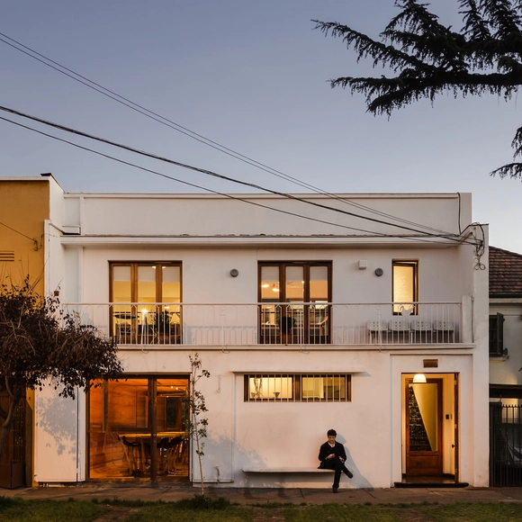 Cueca Films / DX Arquitectos - Interiores De Oficina, Puerta, Fachada