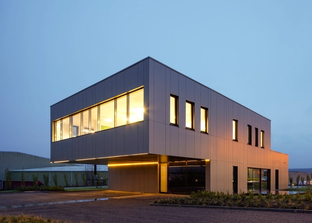 Snark办公楼 / calimùcho - 办公建筑