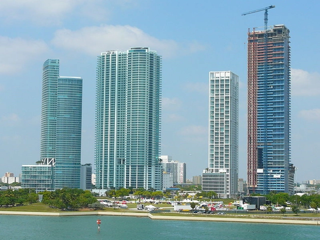 Zaha Hadid projetará arranha-céu em Miami - Imagem de Destaque