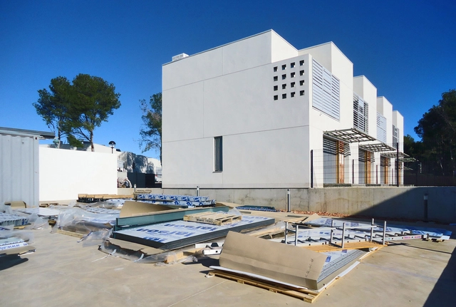 52 Viviendas Sociales en Rodolat / Aguilera | Guerrero Arquitectos - Apartamentos, Fachada
