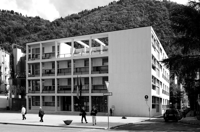 Clásicos de Arquitectura: Casa del Fascio / Giuseppe Terragni - Edificios Institucionales, Fachada, Puerta