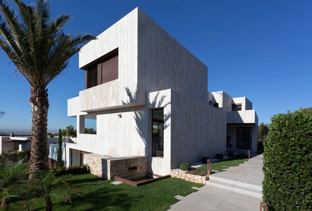 Casa Monasterios / Antonio Altarriba Comes - Casas