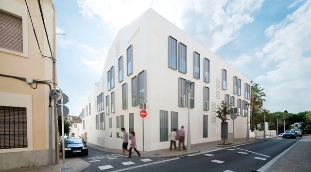 Can Bisa / Batlleiroig - Edificios Municipales, Fachada