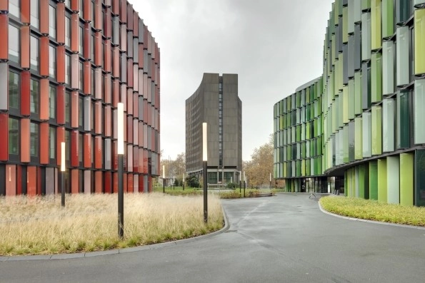 Oficinas Oval en Colonia / Sauerbruch Hutton - Edificio De Oficinas