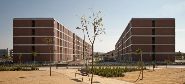 209 Viviendas de Protección Oficial en Guadabajaque / Estudio Acta - Vivienda Social, Fachada