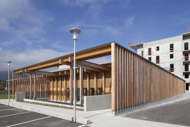 幼儿中心/ Clermont Architectes - 幼儿园