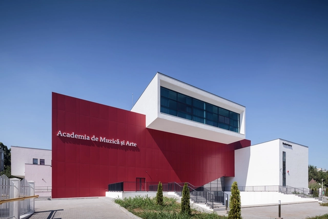 Escuela de Música y Artes / LTFB Studio   - Arquitectura Educacional