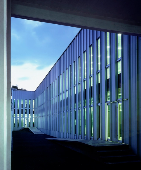 Call Center Churubusco /  + PRODUCTORA - Interiores De Oficina, Fachada, Escaleras, Barandas