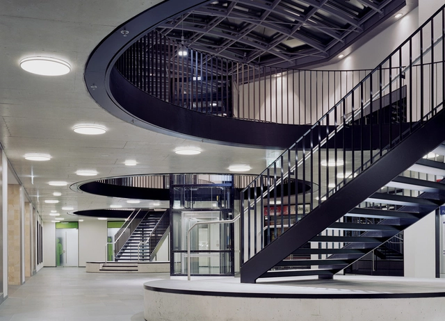 Station Hameln / Scheidt Kasprusch Archiekten - Train Station, Stairs, Facade, Handrail