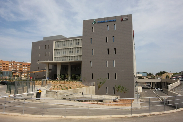 Hospital de Manises / EACSN - Hospital, Fachada