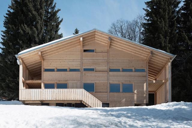 Casa en Les Diablerets / Charles Pictet Architecte - Casas