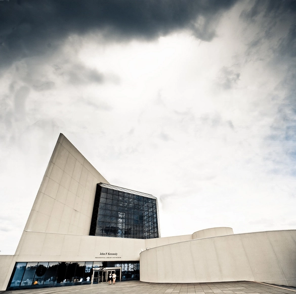 Clássicos da Arquitetura: JFK Presidential Library / I.M. Pei - Bibliotecas