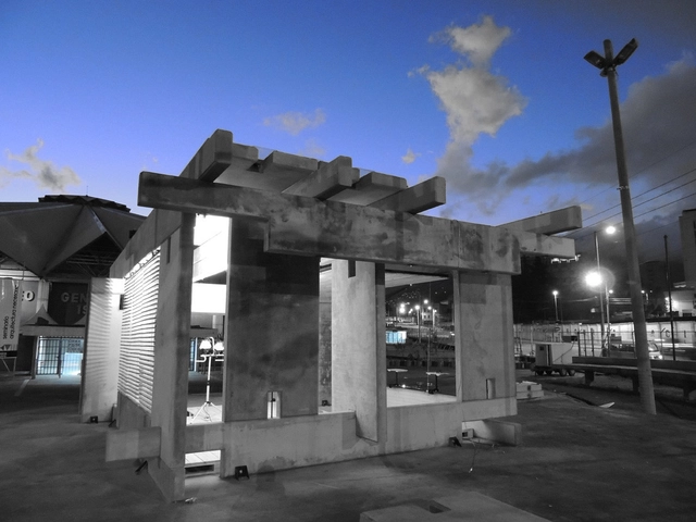 Espacio Habitable de Hormigón, Madera y Vidrio / ERDC Arquitectos - Instalaciones Y Estructuras, Fachada, Pilares, Arco