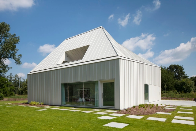 House VMVK / dmvA - Cultural Center, Garden, Facade, Door