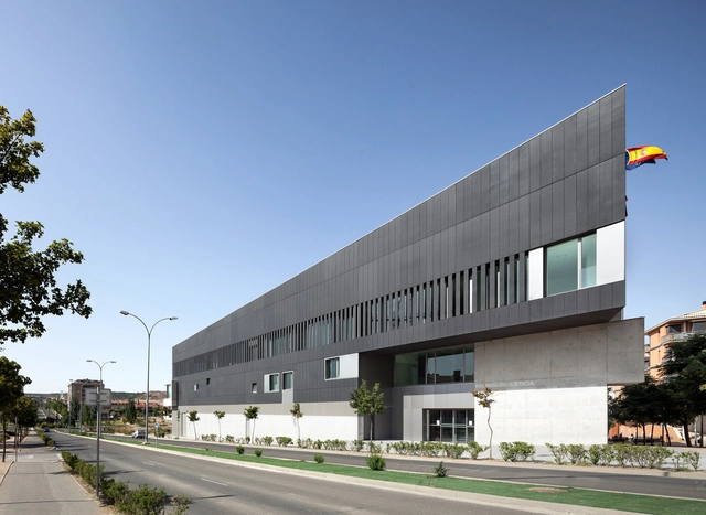 Juzgados 1° Instancia de Tudela / Otxotorena - Otros Edificios Gubernamentales, Fachada