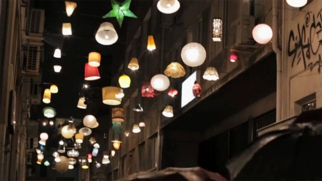 “Pittaki” Vecinos de Atenas donan sus lámparas para iluminar las calles / Beforelight - Imagen Principal