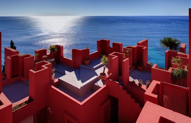 AD Classics: La Muralla Roja / Ricardo Bofill - Apartments