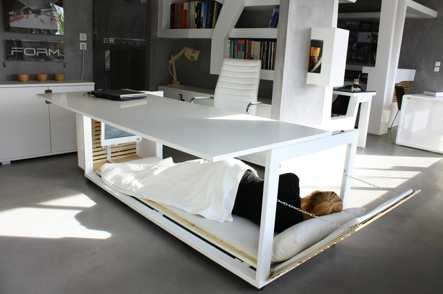 "1.6 m2 de vida": Studio NL diseña un escritorio que se transforma en un dormitorio compacto - Imagen Principal