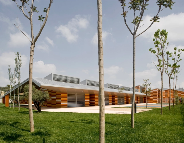 Jardim de Infância Parque Goya / Magén Arquitectos - Jardim De Infância