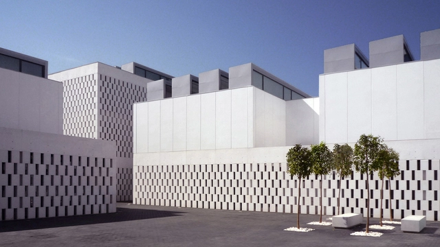 Parque Empresarial de Arte Sacro / Suárez Santas Arquitectos - Edificio De Oficinas, Cierros, Fachada