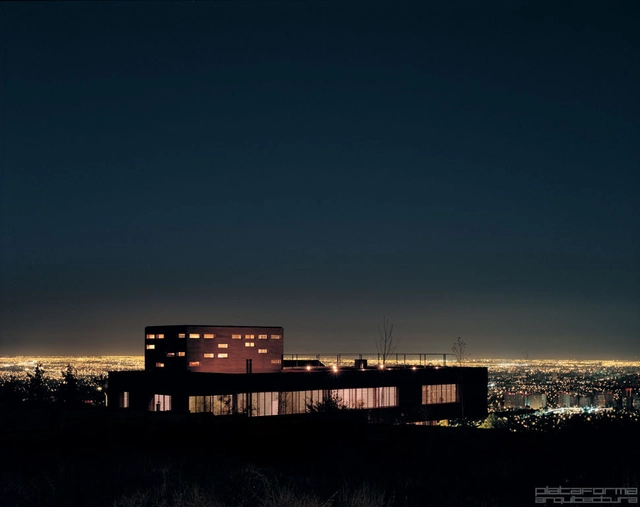 Casa Serrano / Christophe Rousselle + Felipe Assadi - Casas, Fachada, Urbano
