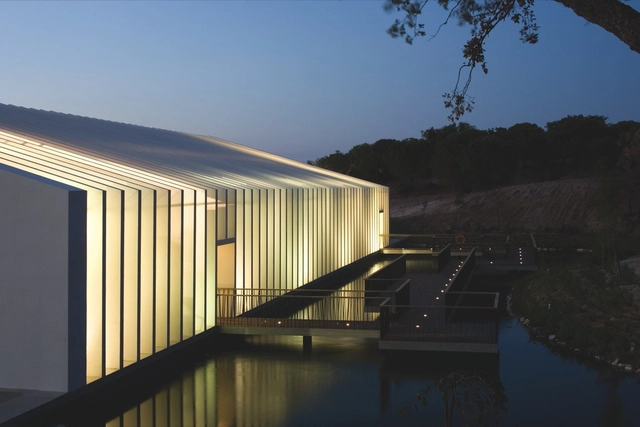Acuario Rio Mora / Promontório  - Acuario, Fachada, Iluminación