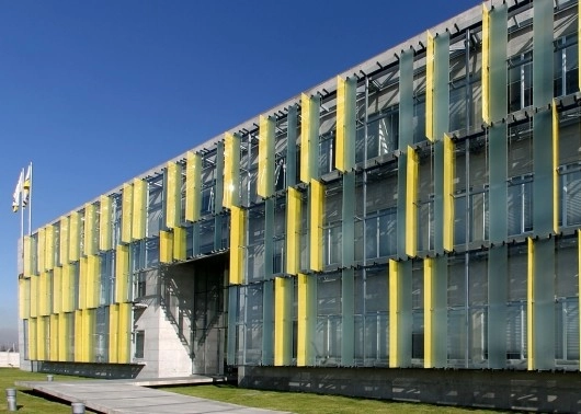 Edificio Corporativo Chilexpress / GH+A | Guillermo Hevia - Edificios Institucionales, Fachada