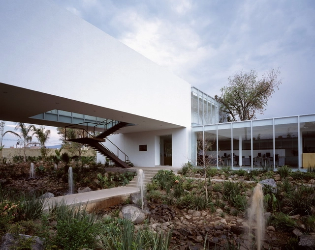Oficinas Corporativas Frexport / Manuel Cervantes Estudio - Edificios Institucionales, Fachada