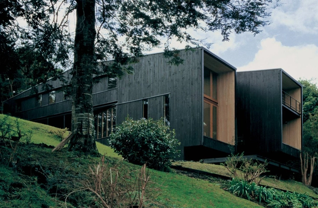 Casa Lago Rupanco / Beals Arquitectos - Casas, Jardín, Fachada, Puerta, Bosque