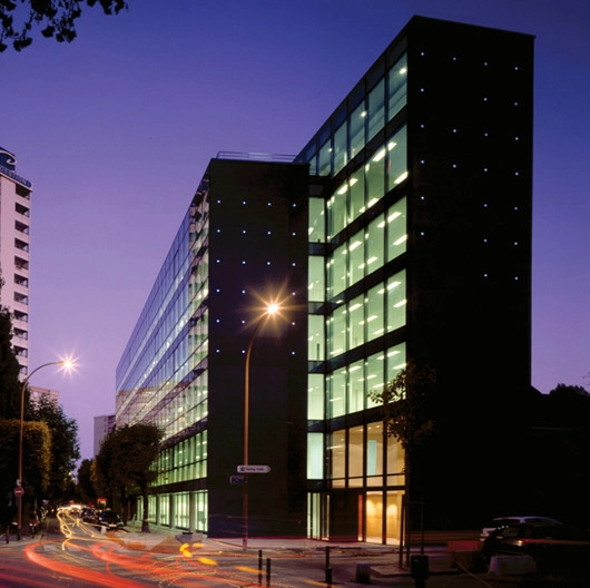 Centro Empresarial Gambetta - Barclay & Crousse / BARCLAY&CROUSSE Architecture + Paolo Tarabusi - Arquitectura Comercial
