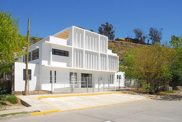 Escuela Basica G-12 / 3 Arquitectos - Restauraciones, Fachada, Puerta
