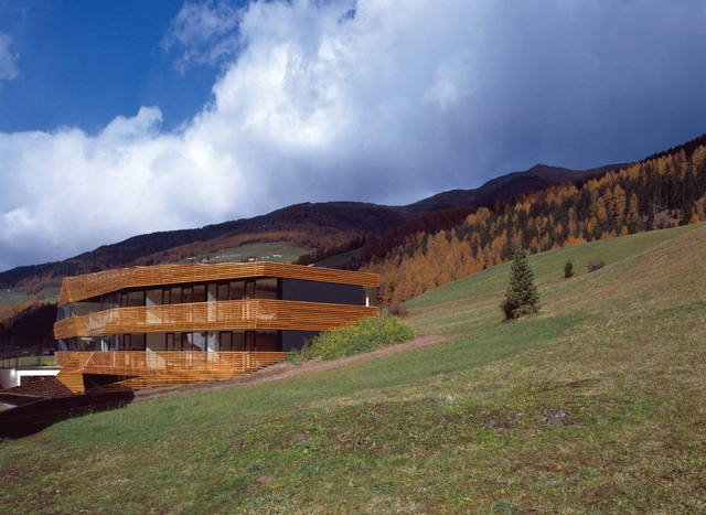 Hotel Strata / PLASMA  Studio - Hoteles