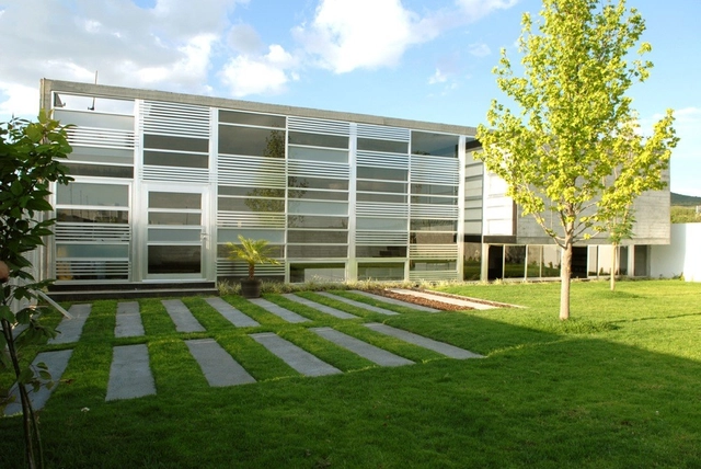Casa Y / Anonimous-Led - Casas