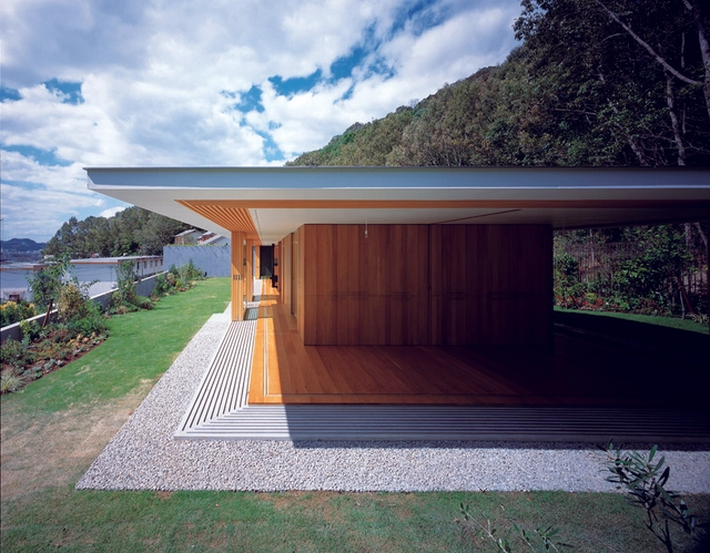 Floating House Roof / Tezuka Architects - Casas