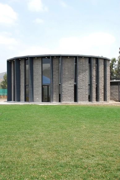 Club Deportivo Proclub Chamisero / TNG Arquitectos - Recreación Y Entrenamiento