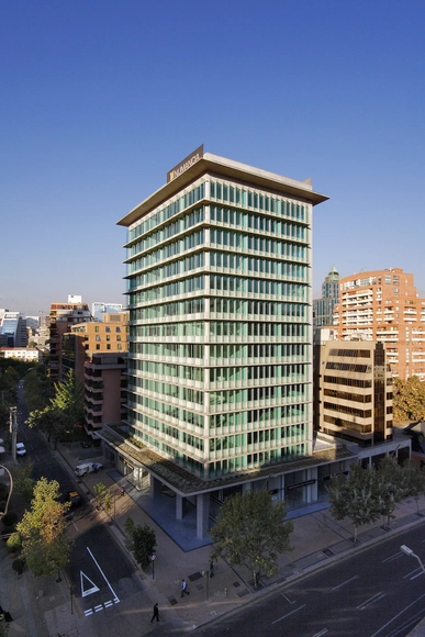 Edificio El Bosque / Murtinho + Raby Arquitectos - Arquitectura Comercial
